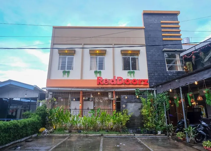 RedDoorz near Jalan Wolter Monginsidi Manado