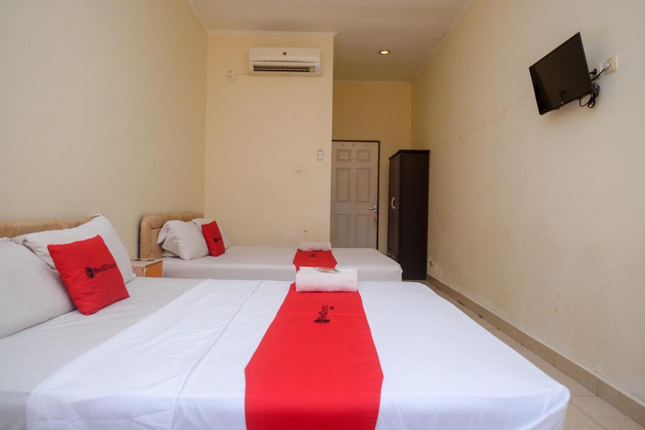 Reddoorz Near Jalan Wolter Monginsidi 2* Manado