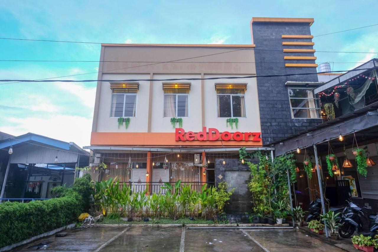 Reddoorz Near Jalan Wolter Monginsidi Wisma tamu