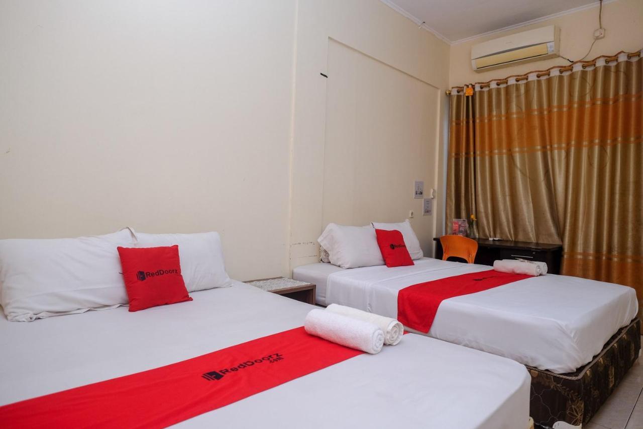 Reddoorz Near Jalan Wolter Monginsidi Wisma tamu Manado