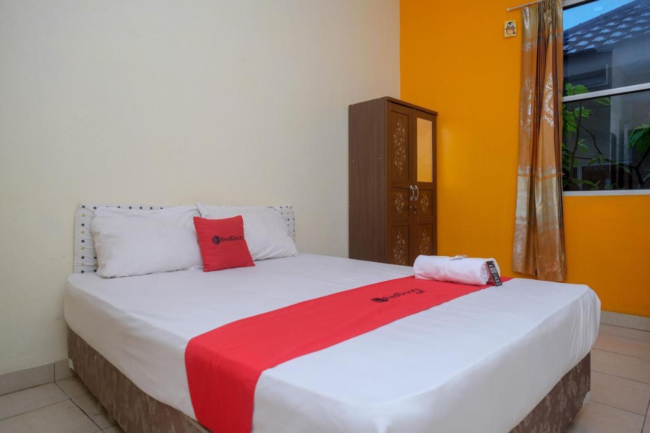 Reddoorz Near Jalan Wolter Monginsidi Wisma tamu Manado