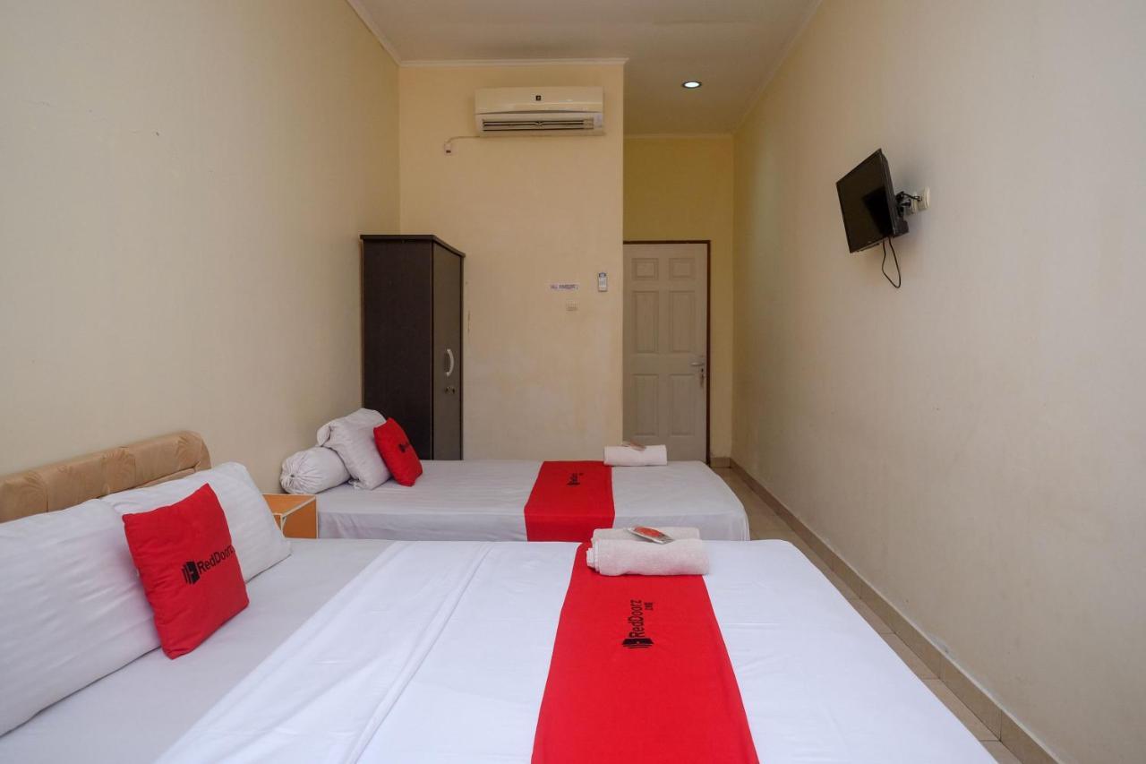 Reddoorz Near Jalan Wolter Monginsidi Wisma tamu Manado