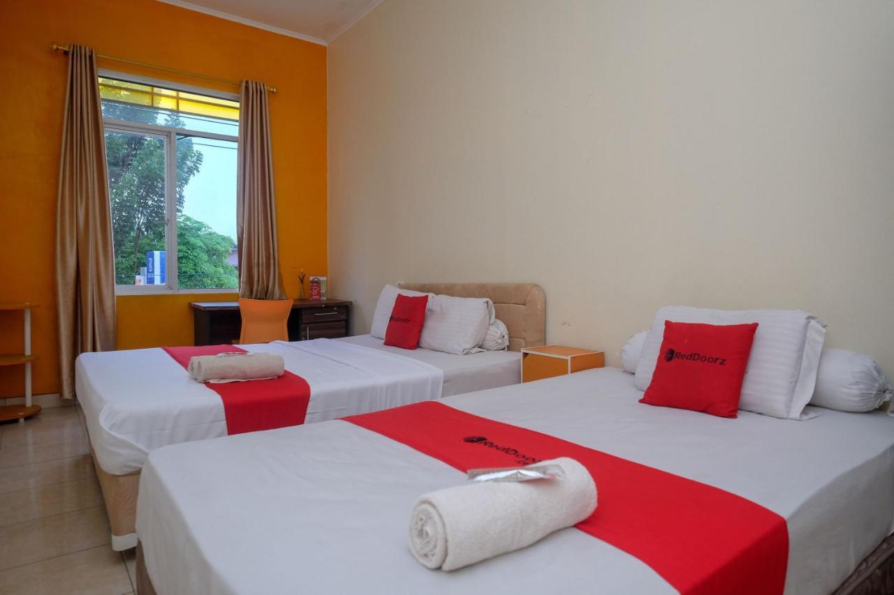 Reddoorz Near Jalan Wolter Monginsidi Wisma tamu Manado