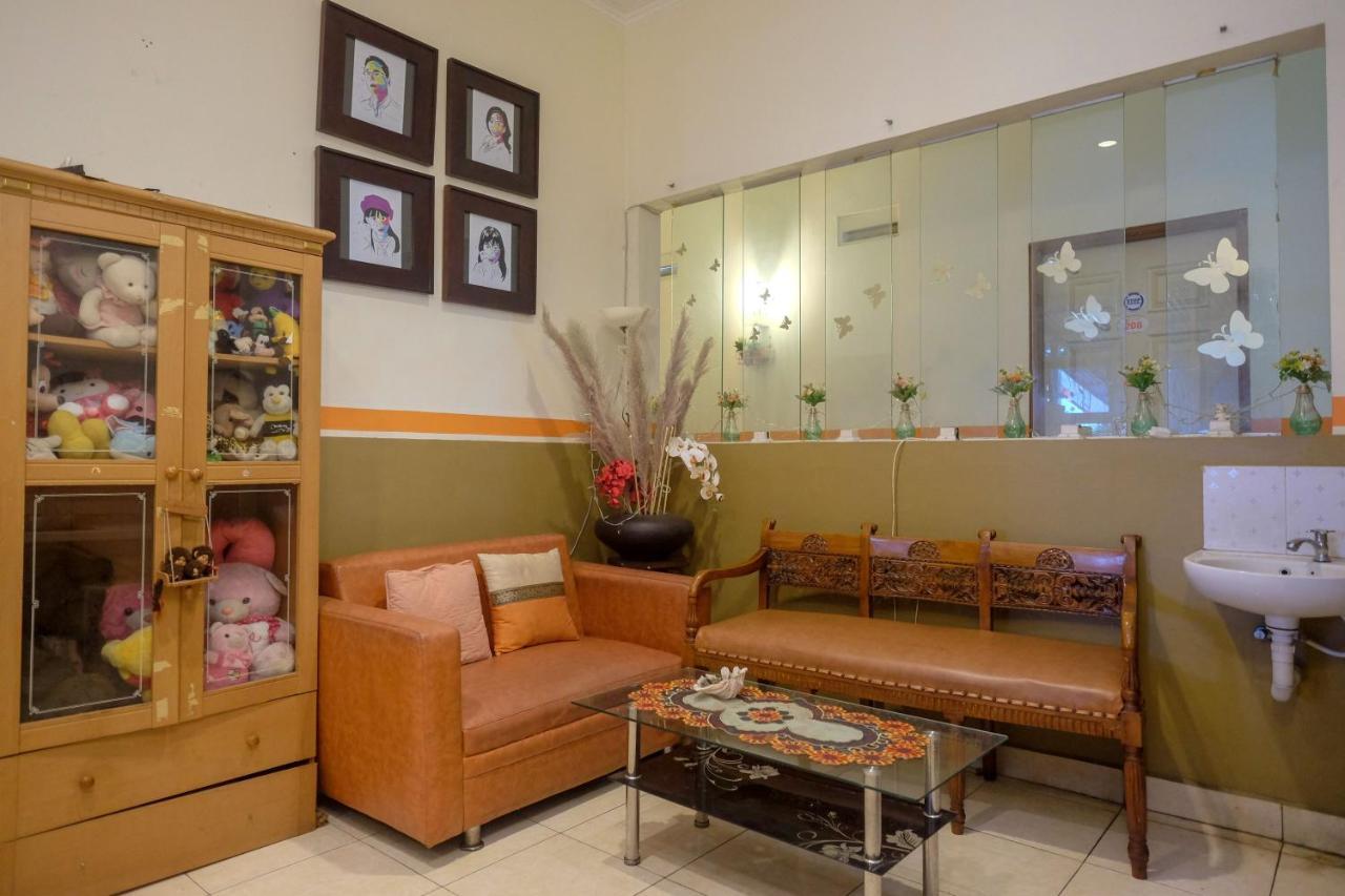 Reddoorz Near Jalan Wolter Monginsidi Manado