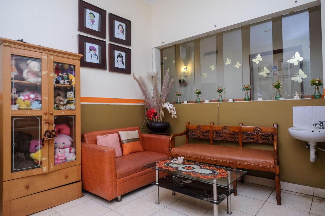 Reddoorz Near Jalan Wolter Monginsidi Wisma tamu Manado