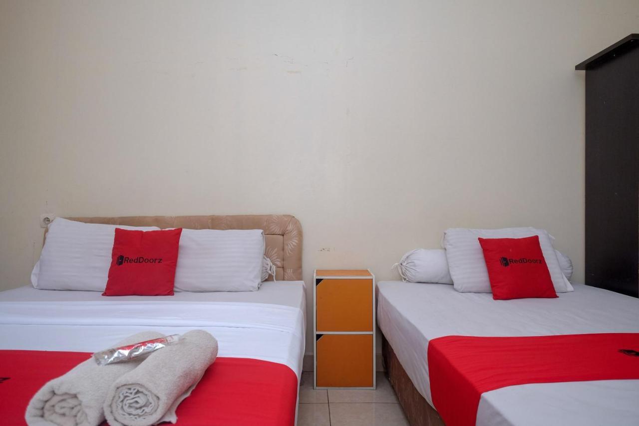 Reddoorz Near Jalan Wolter Monginsidi Wisma tamu 2*