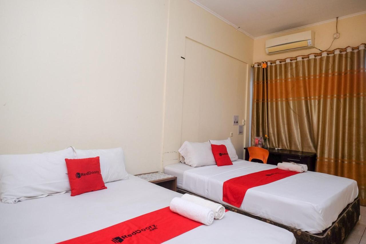 Reddoorz Near Jalan Wolter Monginsidi