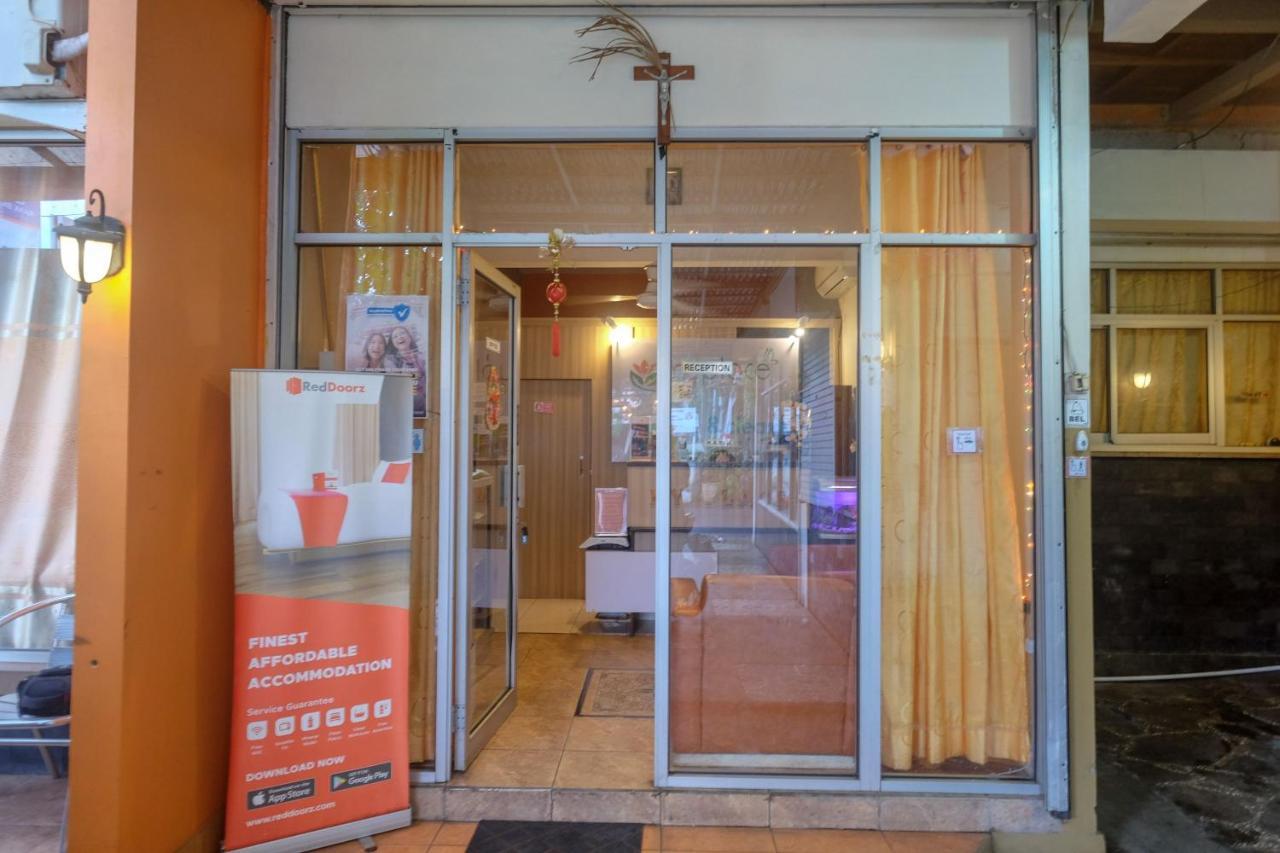 Reddoorz Near Jalan Wolter Monginsidi Wisma tamu Manado